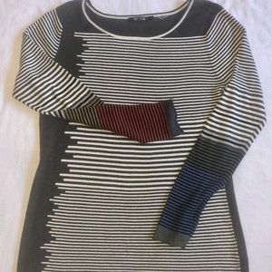 Soft cotton blend striped NIC+ZOE sweater size large.